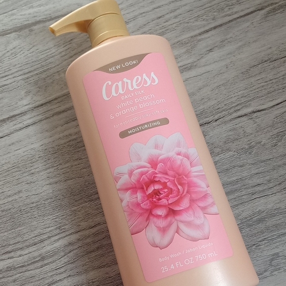Caress Daily Silk White Peach And Orange Blossom Body Wash with Pump Dispenser - Picture 1 of 3